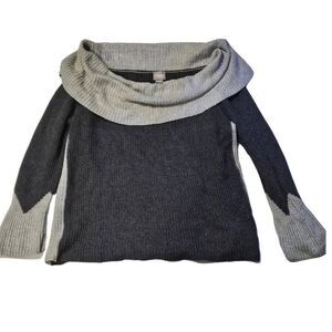 Chicos Off the Shoulder Cowl neck Sweater w/ Bell Sleeves size 2 Women's